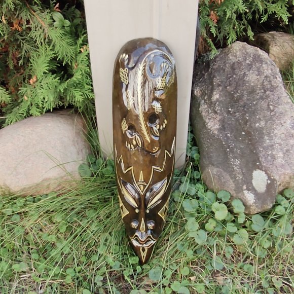 Wood Indonesian Tribal Wall Mask With Lizard - Picture 3 of 11